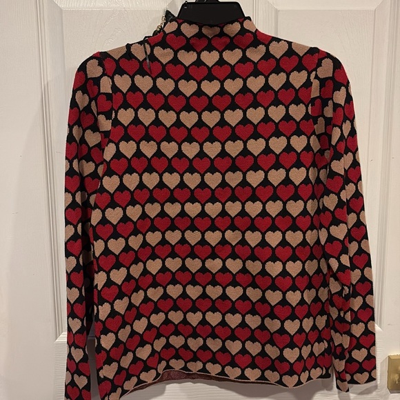 BNWT HERE & NOW Red Beige Valentine's Day Hearts Sweater and Wristlet Set Size S - Picture 4 of 5